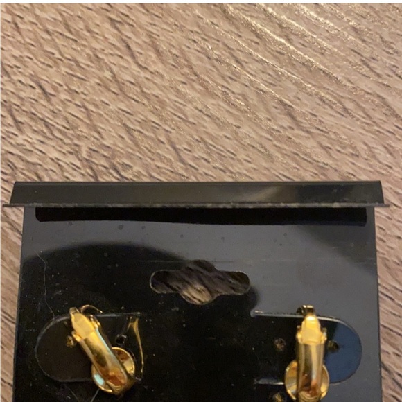 Vintage Clip-on Gold-Tone Purple Gemstone Earrings - Picture 9 of 9